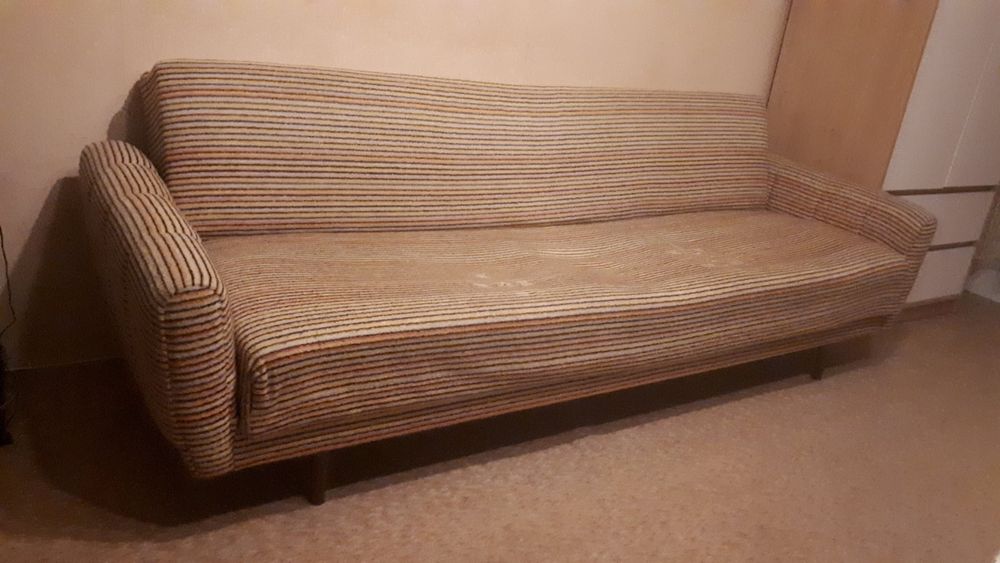 Подарявам ретро диван