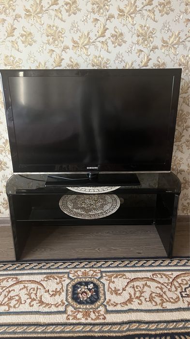 Продам телевизор Samsung с тумбой