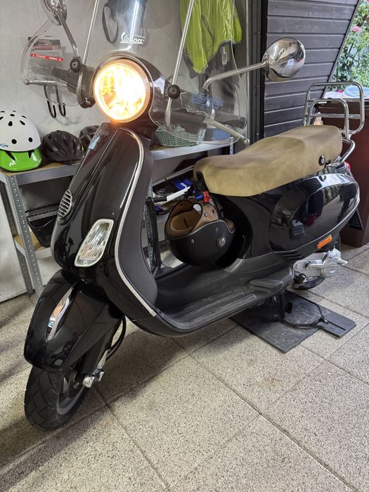 Scuter Vespa 50 negru 2016