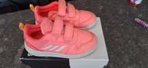Продавам детски маратонки Adidas и Disney Minnie mouse