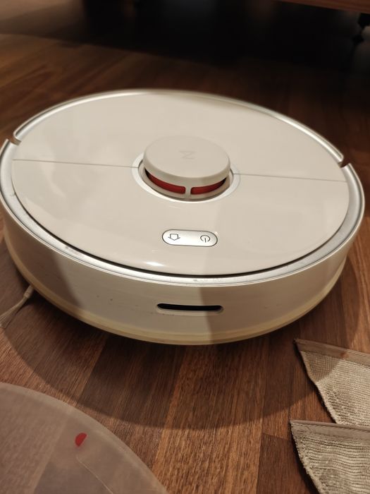 Roborock S5 Max – отлично състояние + нови консумативи