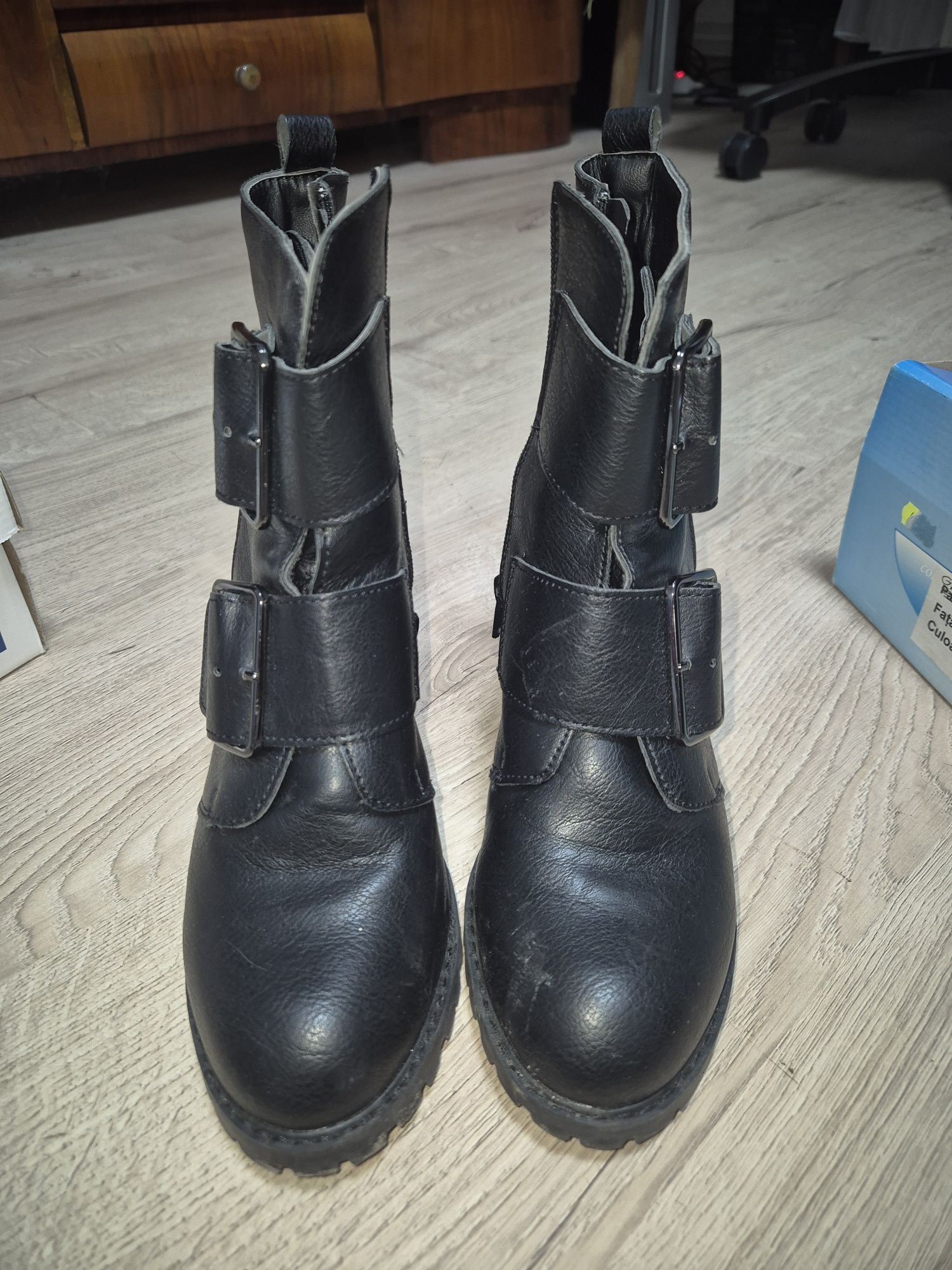 Botine negre piele falsă