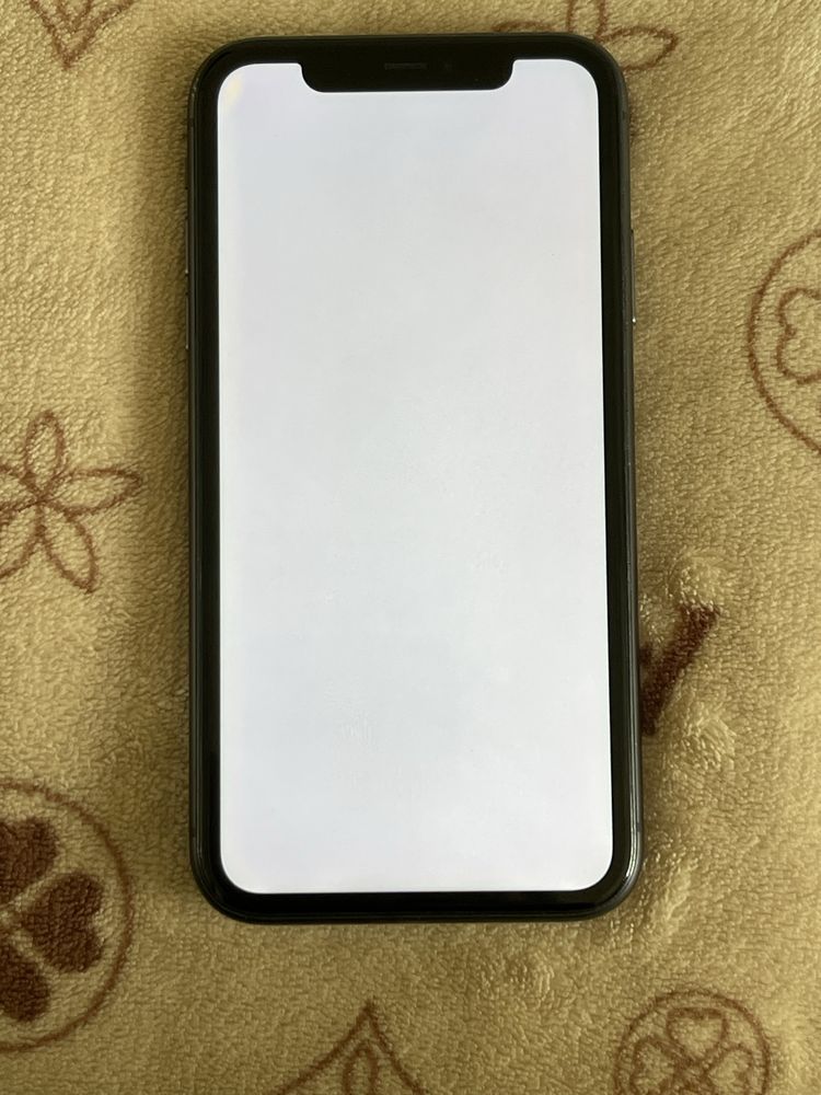 Iphone 11 black.