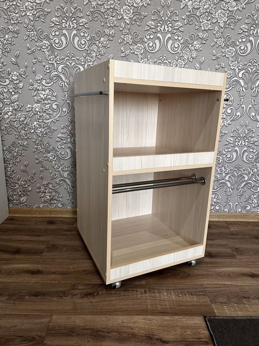 Продам косметологическую тумбу