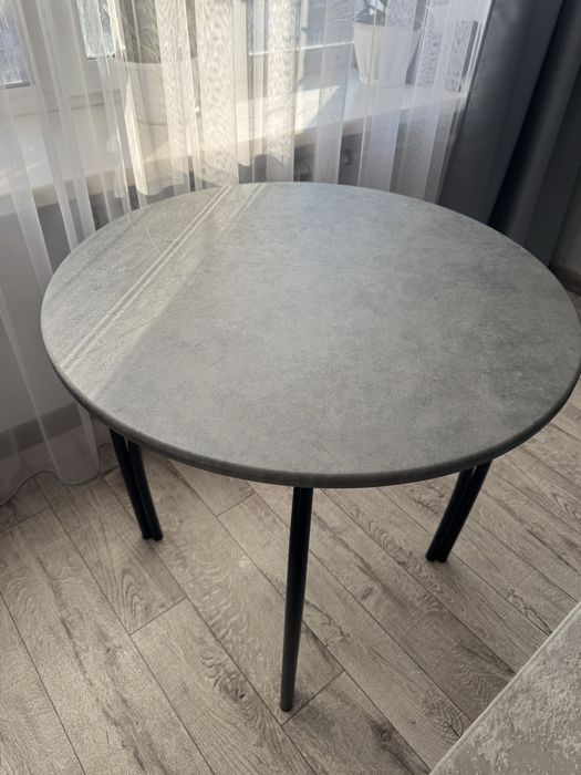 Продам кухонный стол