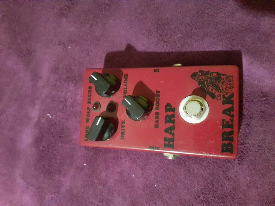 Pedala cu efect si tube amp blues lone wolf