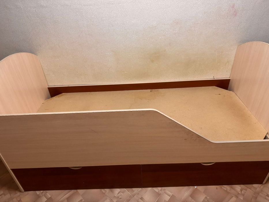 Кровать на матрас 90 на 200 см