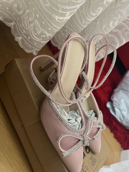 Pantofi eleganti cu toc