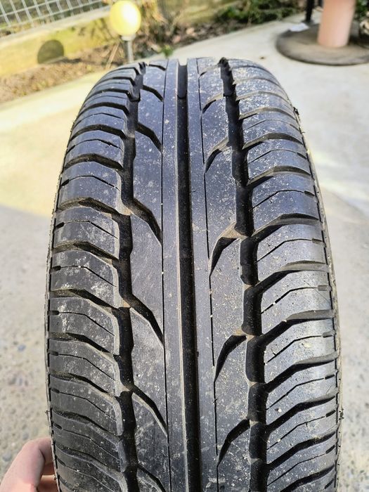 Kit roata de rezerva și cric