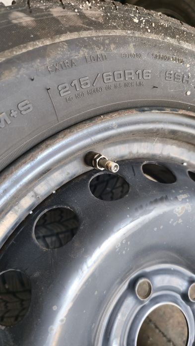 Vând un set roti de iarna de 16 inchi pentru renault