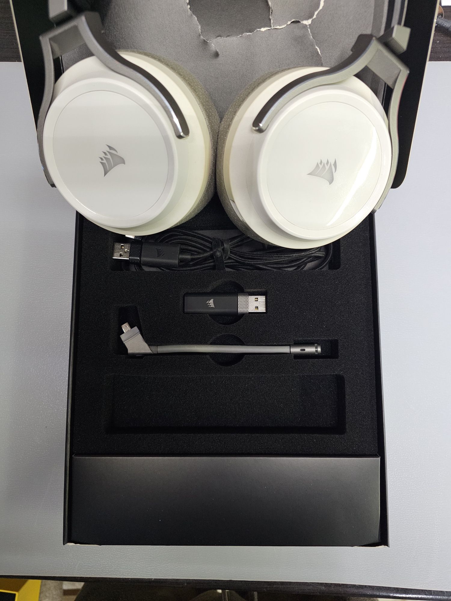 Caati Gaming wireless Corsair Virtuoso RGB wireless