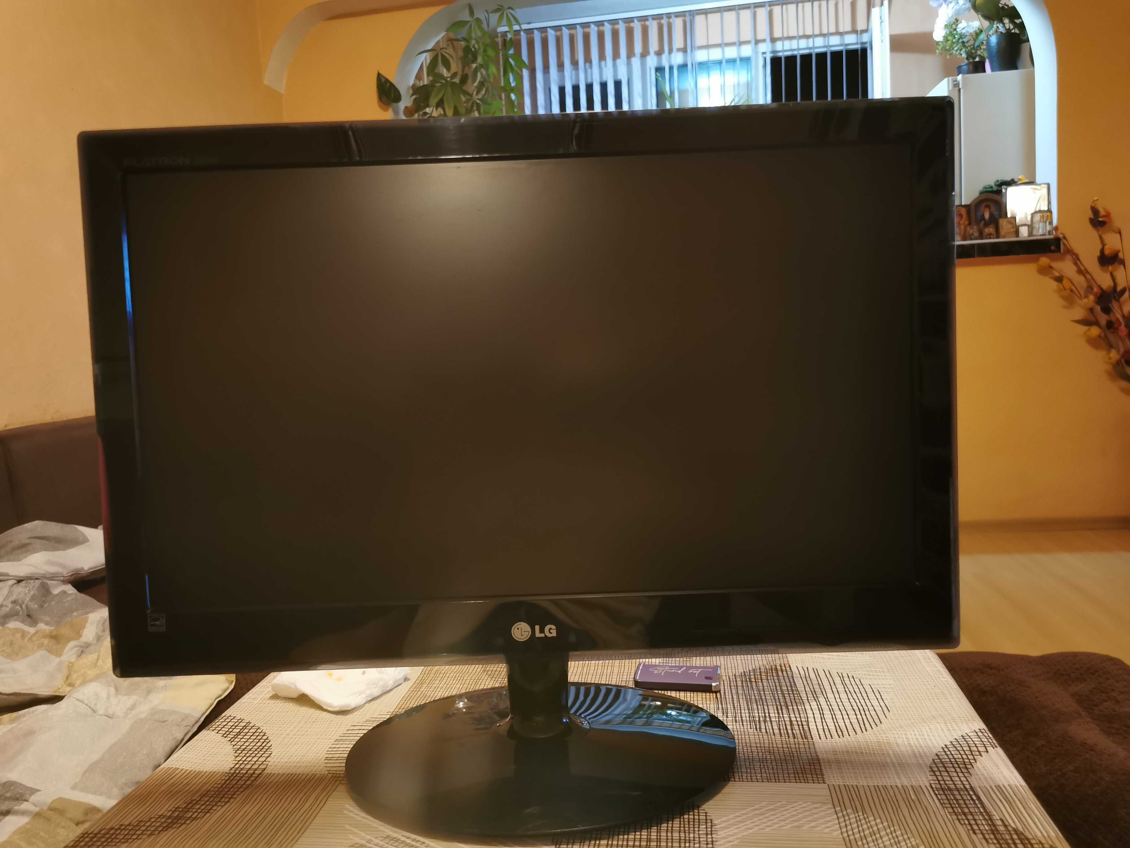 Монитор 22"LG FLATRON E2240T