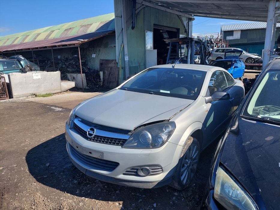 Dezmembram Opel Astra Cabrio, 2.0 Diesel, an 2007