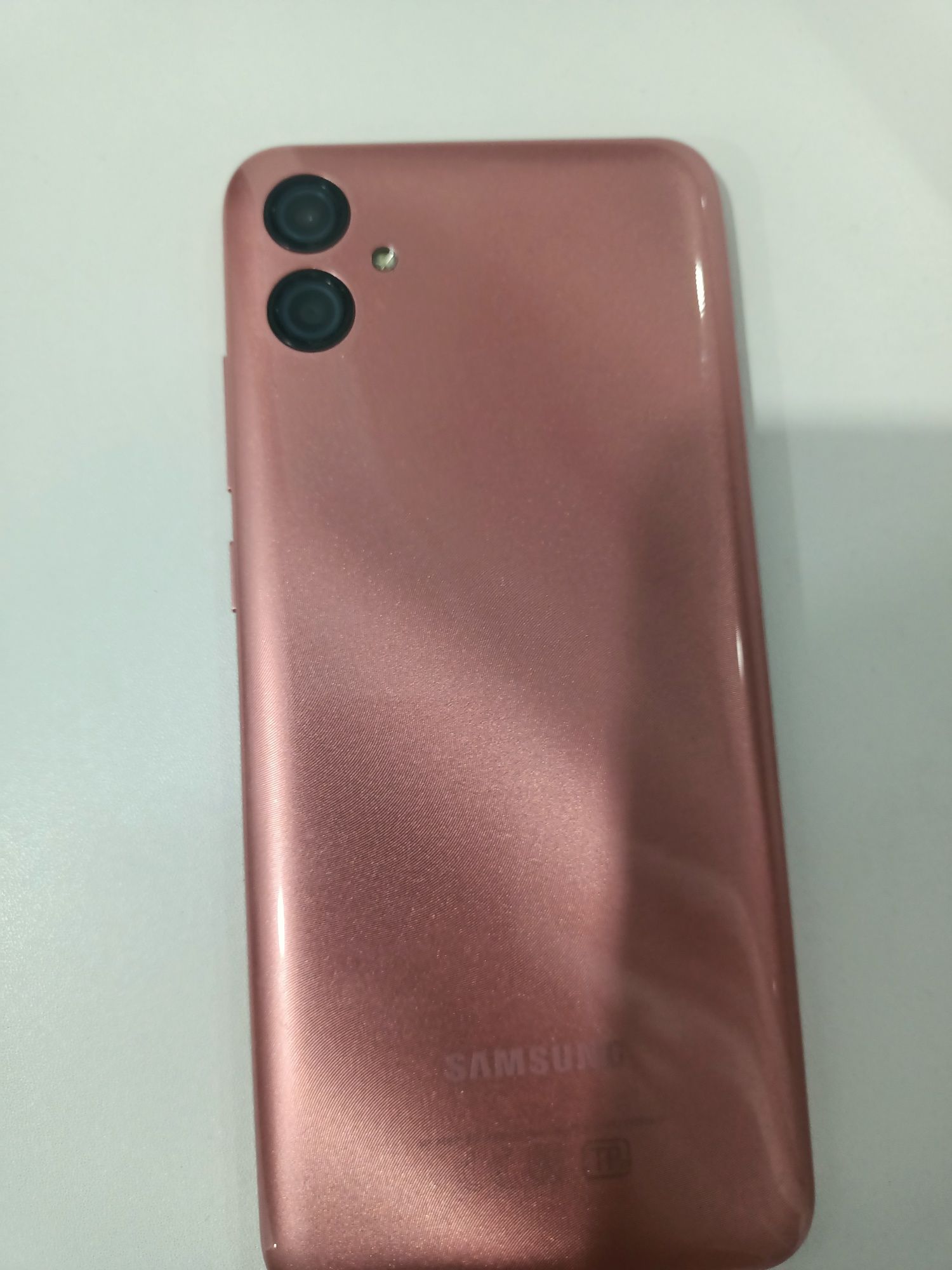 Сотовый телефон samsung Galaxy A04e