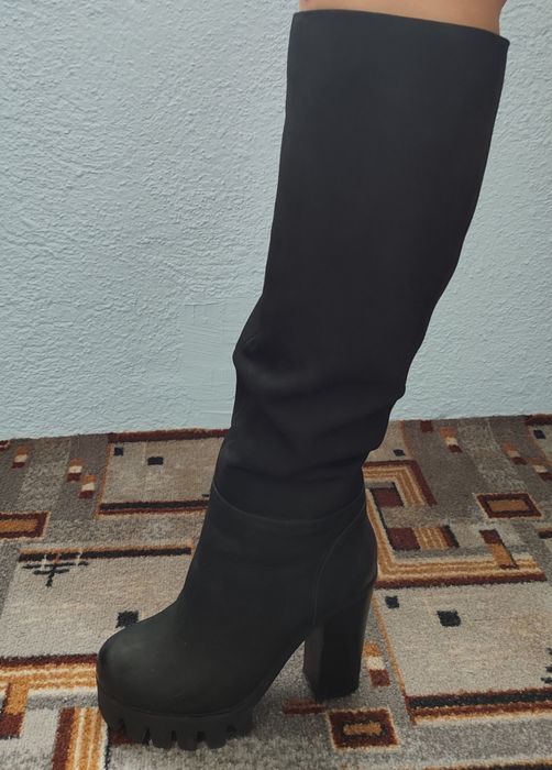 Продам сапоги 2 пары ( зима и осень )