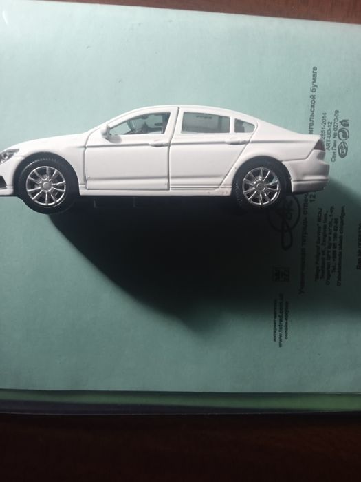 Машинка-моделька Wolts Vagen Passat