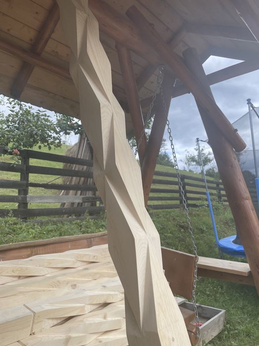 Stalpi de lemn pentru terasa si balcon