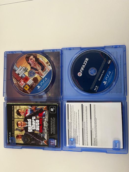 Vand PS4 + doua jocuri GTA5 si FIFA23