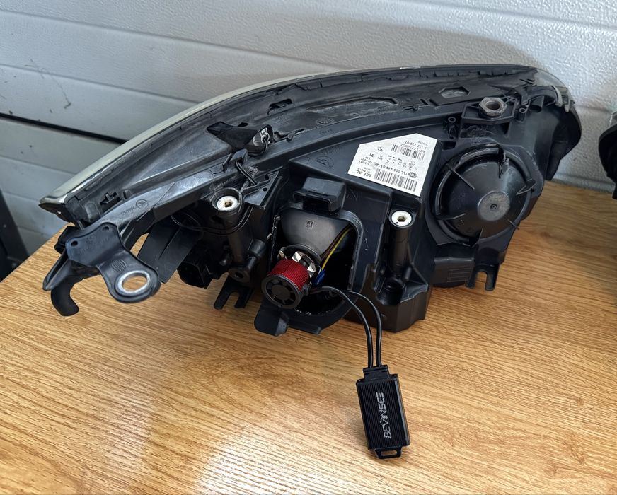 Оригинални фарове от BMW/бмв -  Е60/Е61 LCI FACELIFT   5-та серия