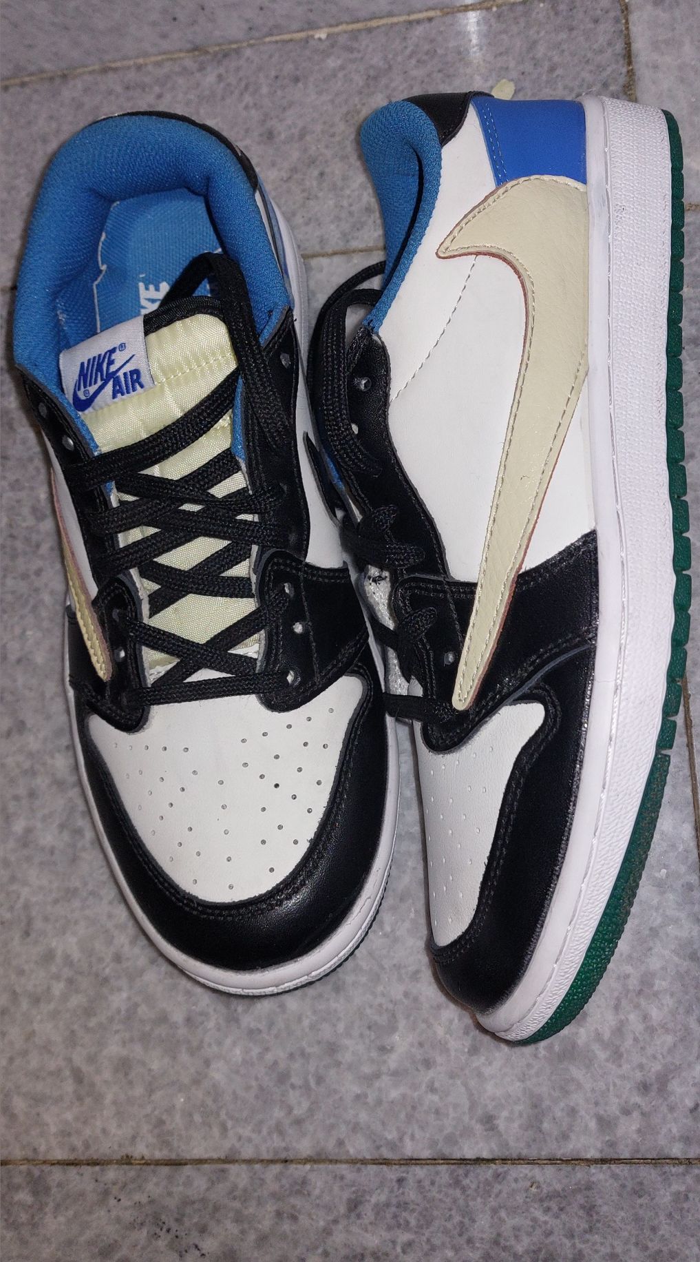 NIKE AIR ( Jordan 1 Retro Low Fragment x Travis Scott)