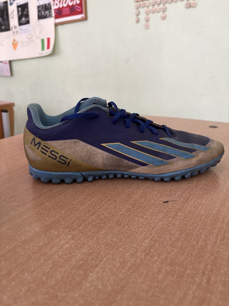 Продавам стоножки adidas x crazyfast Messi League turf
