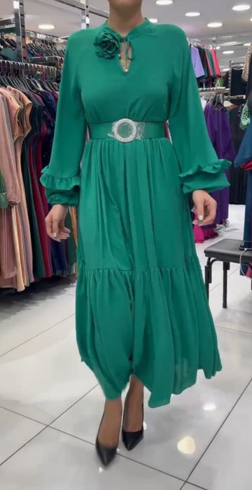 Женская длинная платье