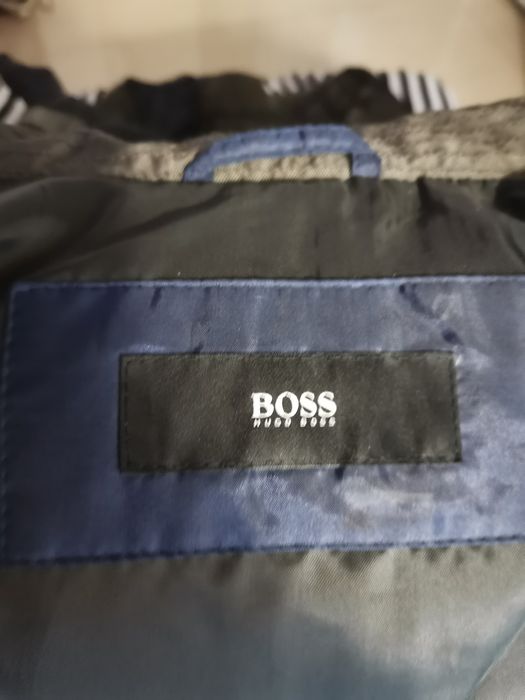 Vand haina HUGO BOSS marimea 50