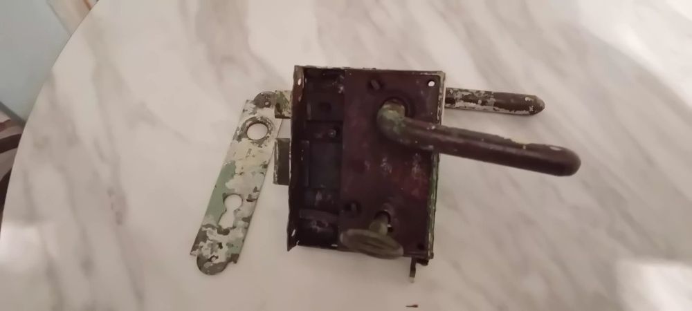 Ретро работеща брава