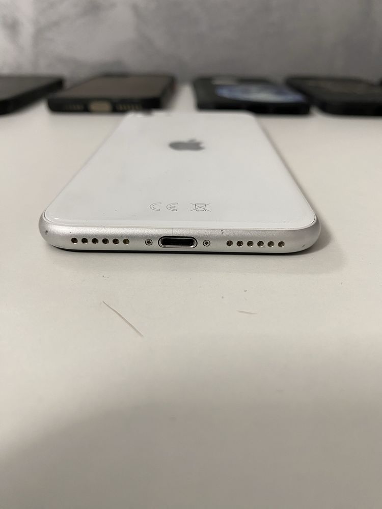 Iphone SE 2020 - Отличен