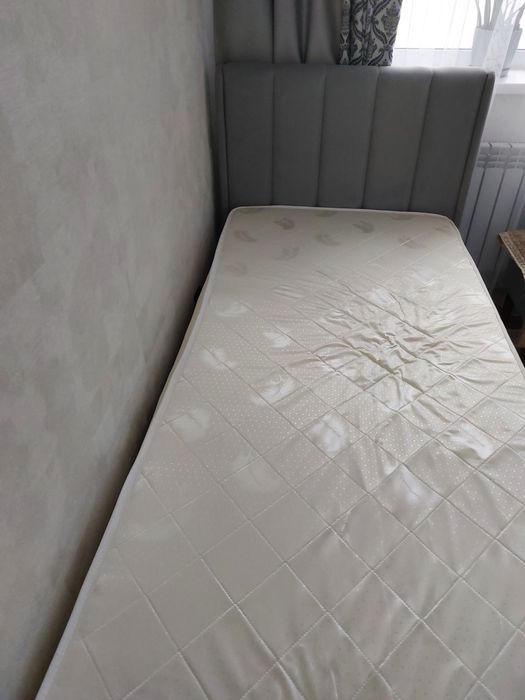 Продам односпальную кровать