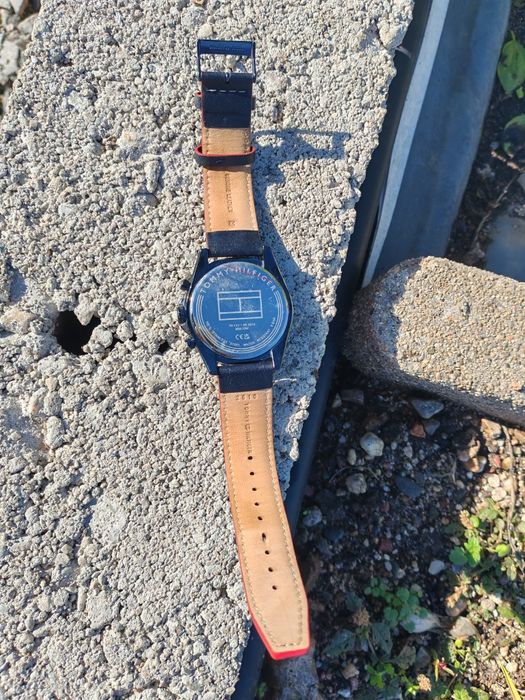 Tommy Hilfiger часовник
Кварцов часовник с кожена каишка, Черен / Тъмн