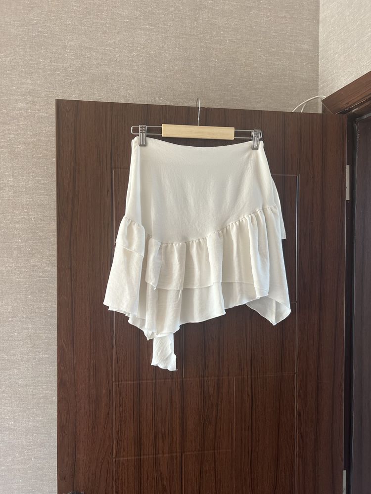 Бяла пола Zara
