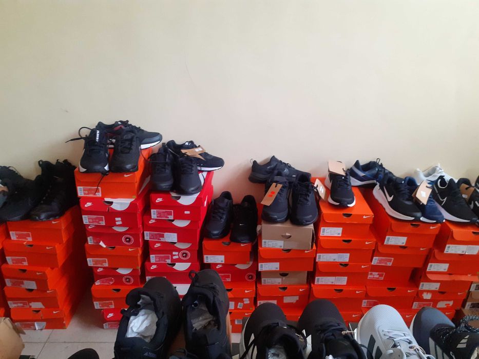 На едро оригинални маратонки и други спортни артикули