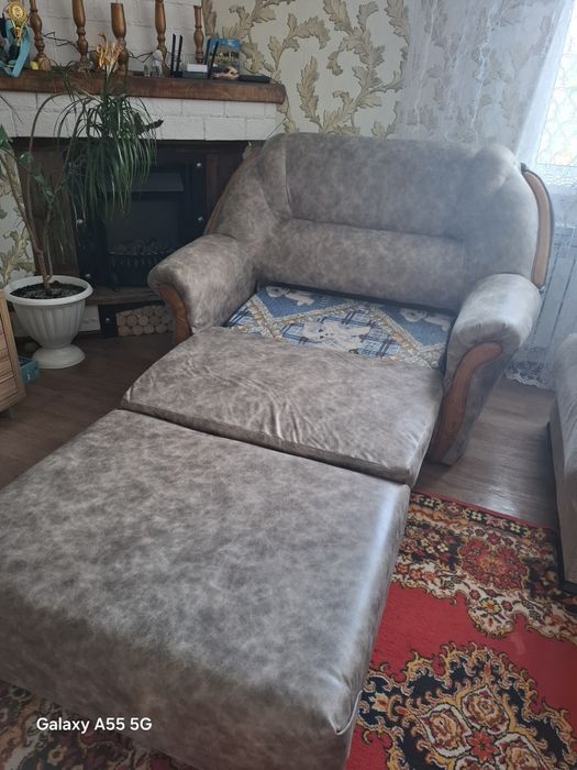 Продам диван в отличном состояние