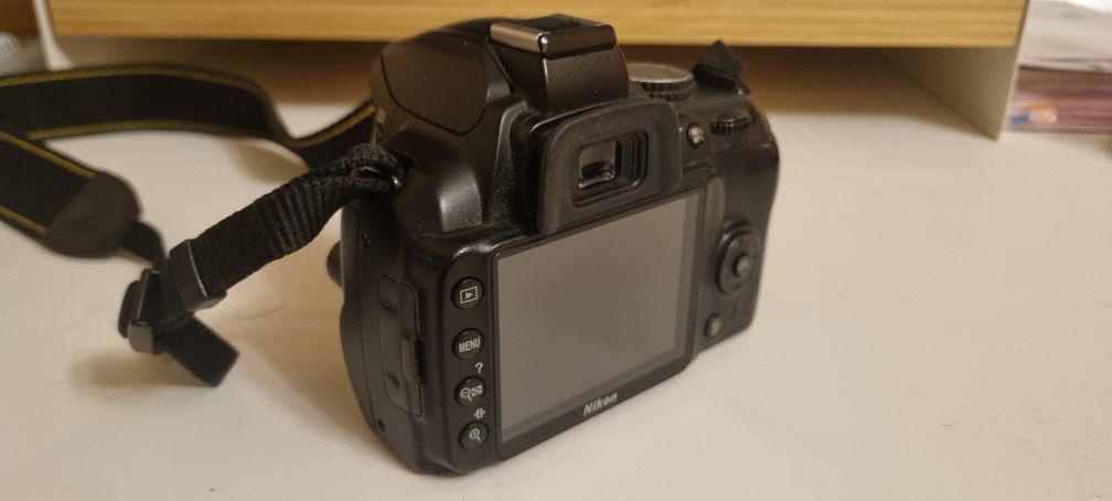 Фотоапарат Nikon D3000