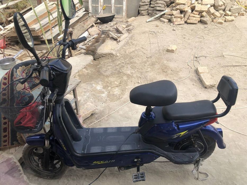 Skuter sotiladi Holati ideal manzl:buxoro shaxar srochna sotiladi