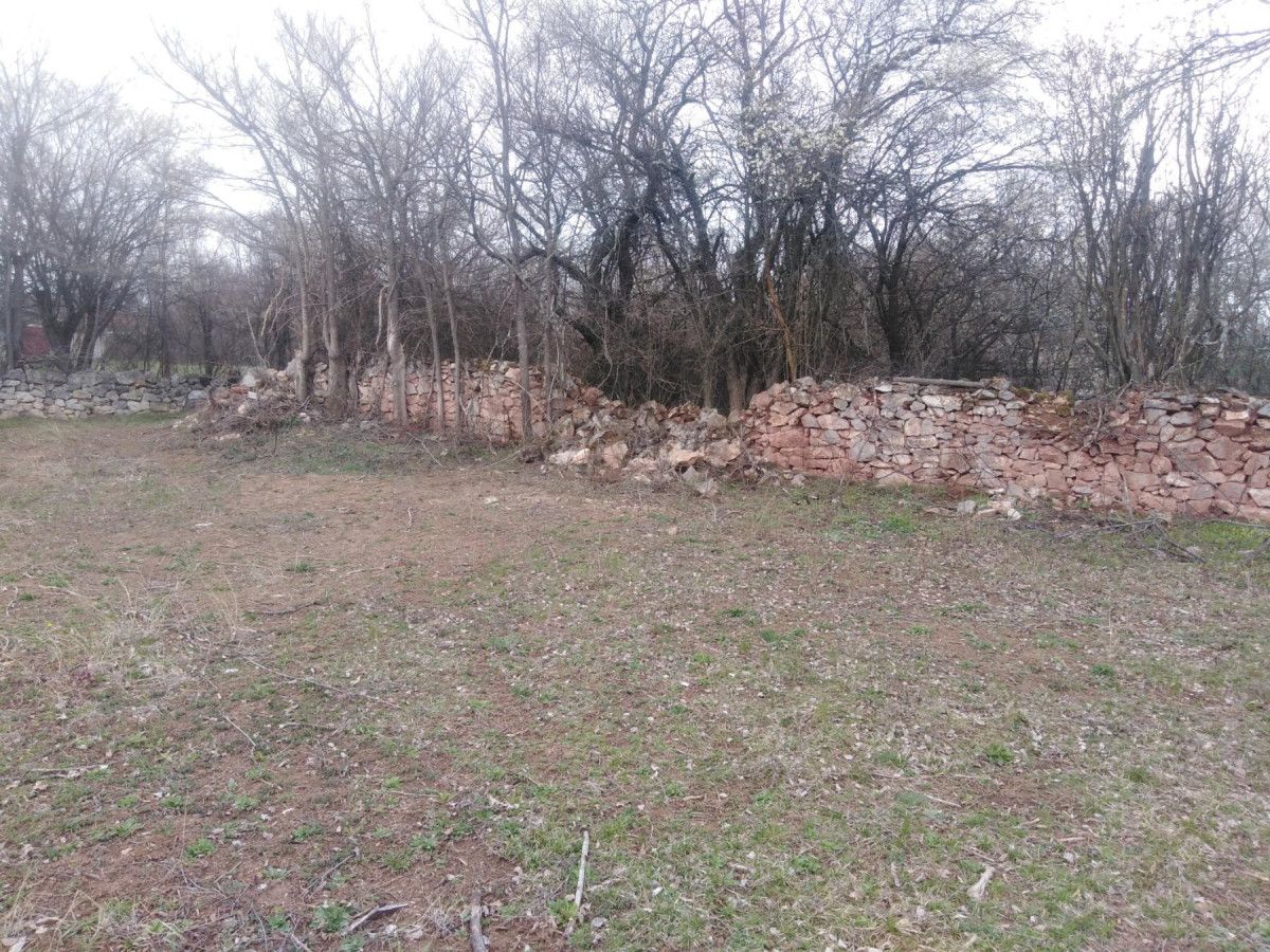 Парцел - 1500 м2 в с. Старо село