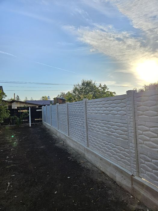 Gard din beton armat, placi, stâlpi
