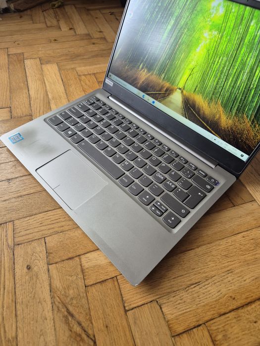 Laptop slim Lenovo i5 8th ssd ddr4