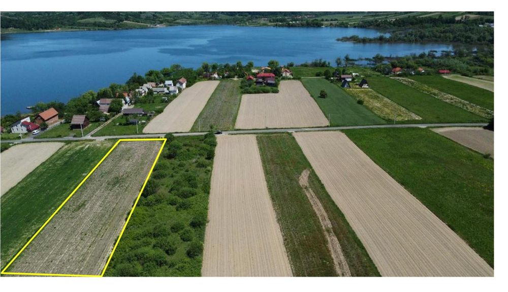 Vand Teren Intravilan Lacul Surduc-Fârdea