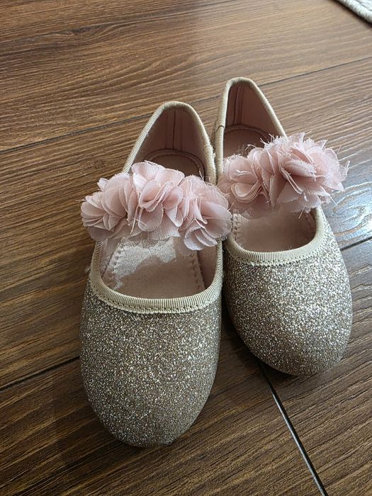 Обувки за момичета