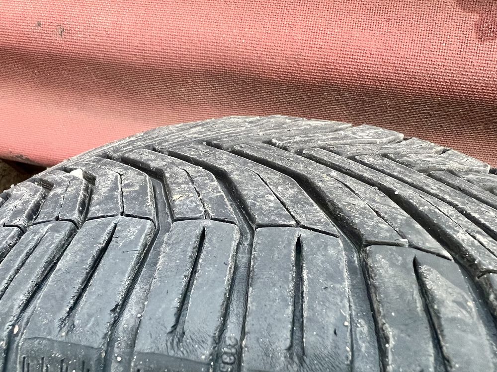 Всесезонни гуми Michelin CrossClimate 245/40/R18 3 бр.