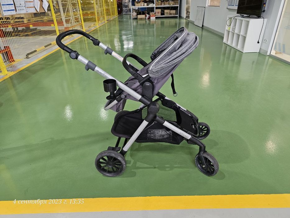 Коляска для двойни и погодок. В отличном состоянии.