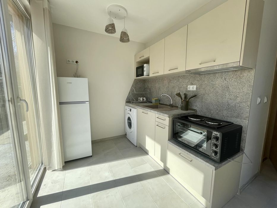 Двуетажна къща, под наем, м-т Ален мак