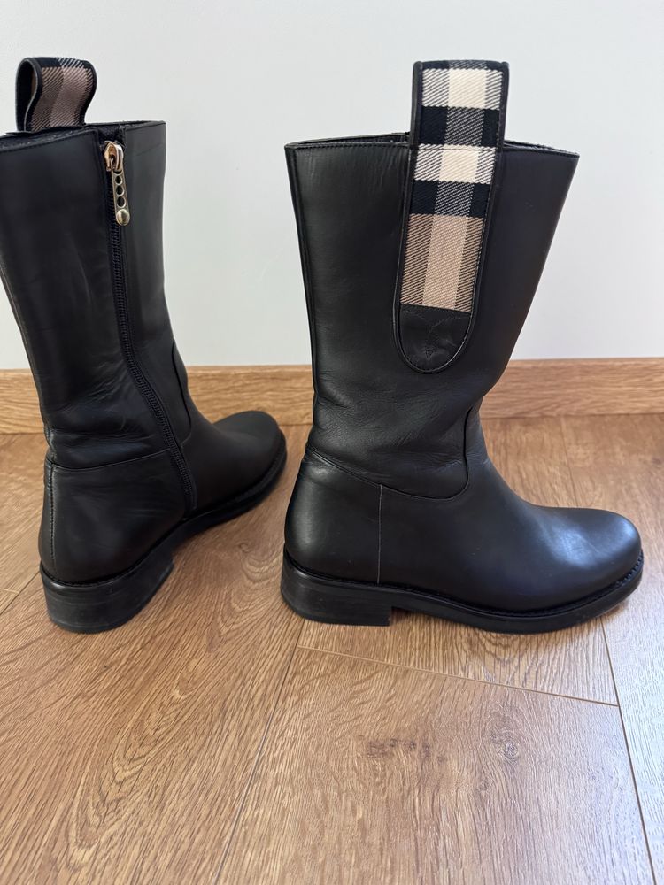 Ботуши Burberry - дамски или детски