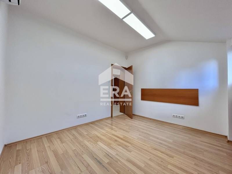 Дава се под наем Офис в София, Център - 89 кв.м за 1350 € - Снимка #6