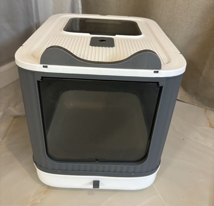 Закрита/затворена котешка тоалетна