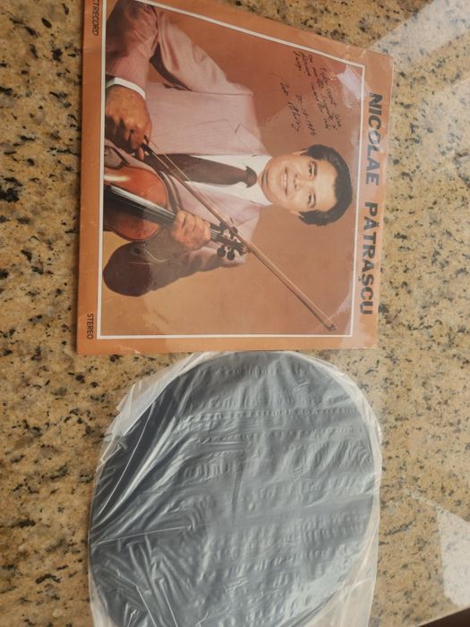 Vinyl Cu autograf Nicolae Patrascu