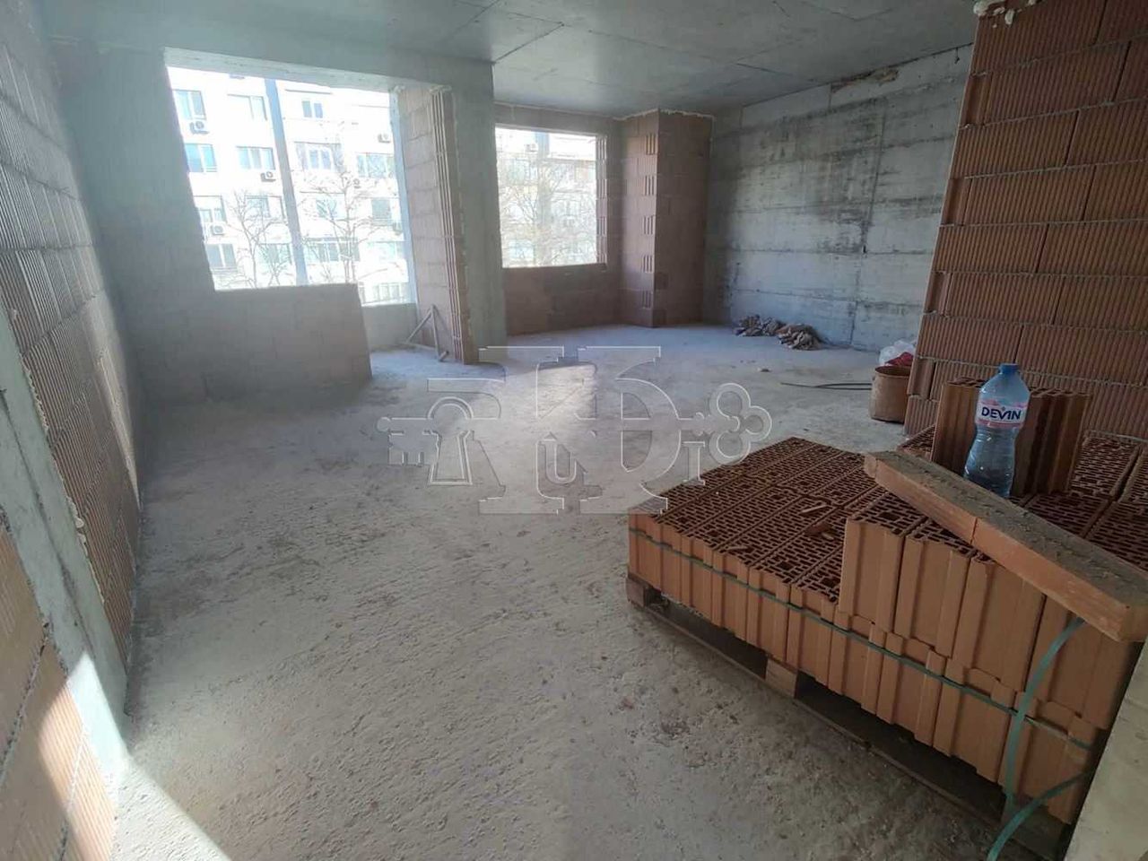 Продава се Тристаен апартамент в Добрич, Христо Ботев - 130 кв.м за 916 €/кв.м - Снимка #3
