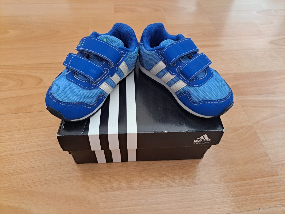 Маратонки Adidas